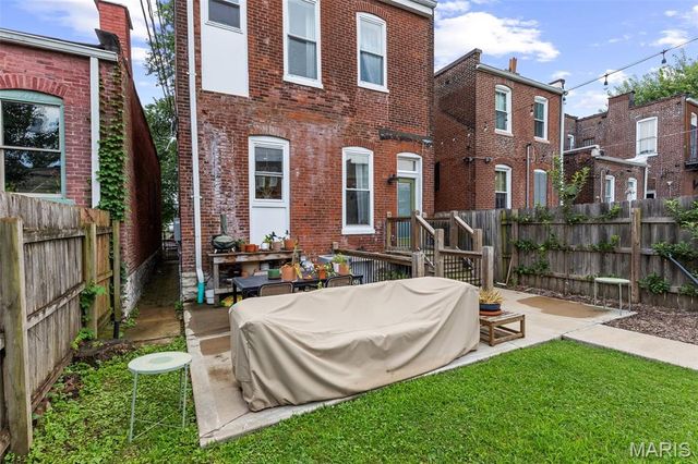 2715 Shenandoah Avenue, St Louis, MO 63104