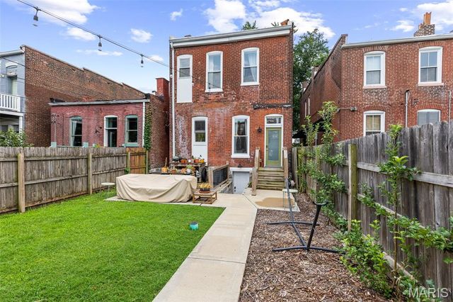 2715 Shenandoah Avenue, St Louis, MO 63104