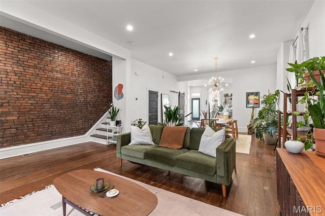 2715 Shenandoah Avenue, St Louis, MO 63104