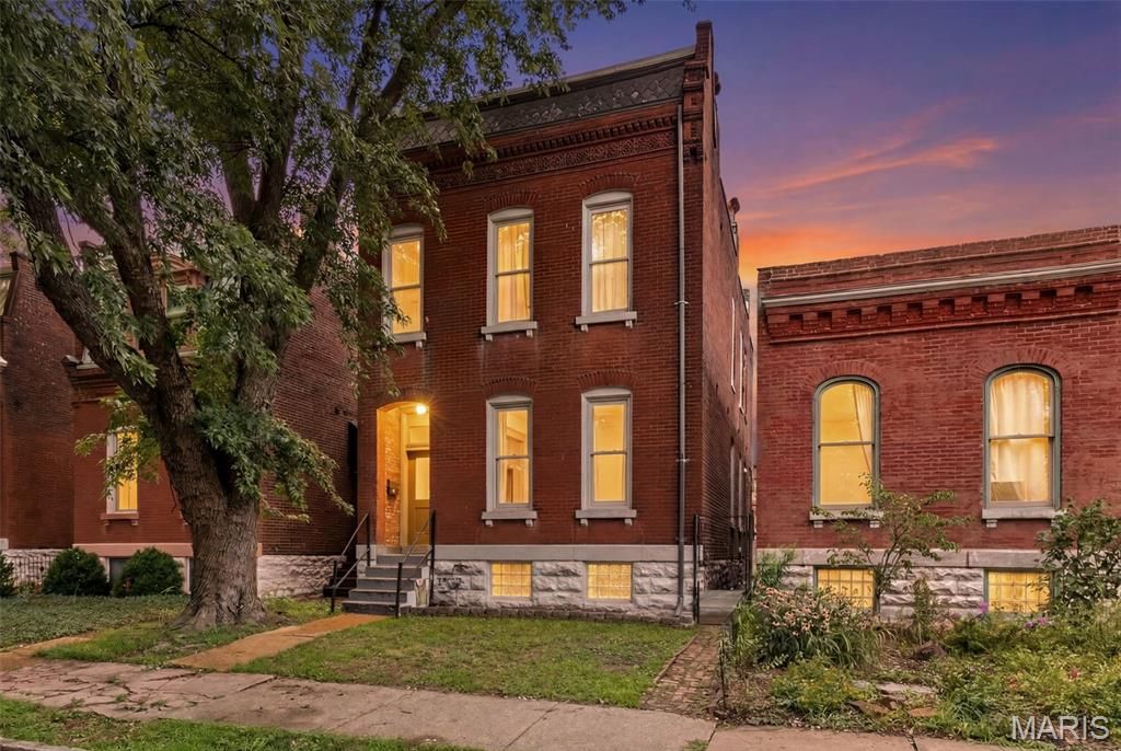 2715 Shenandoah Avenue, St Louis, MO 63104
