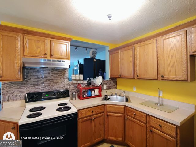 635 Paper Creek Drive, Lawrenceville, GA 30046