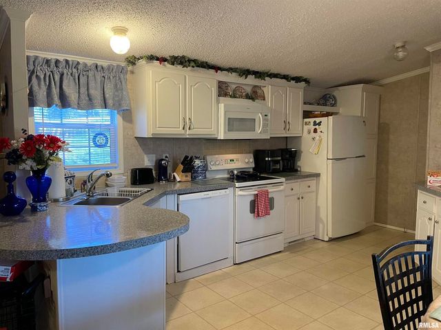 557 TWIN OAKS Drive, Cobden, IL 62920