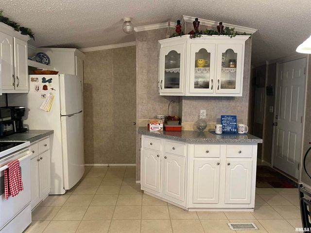 557 TWIN OAKS Drive, Cobden, IL 62920