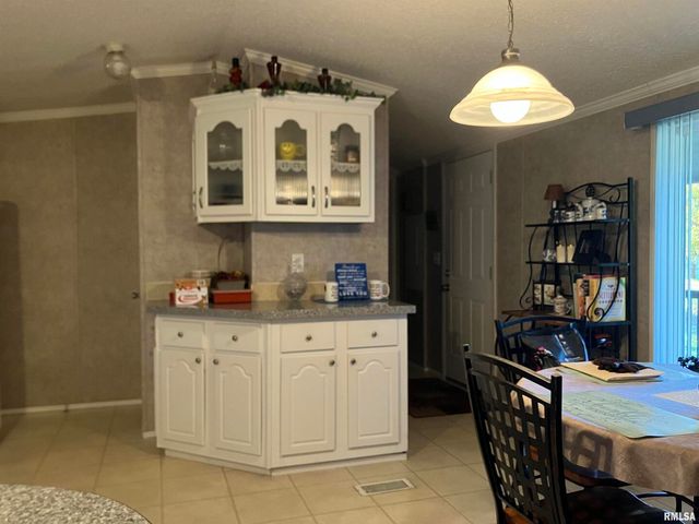 557 TWIN OAKS Drive, Cobden, IL 62920