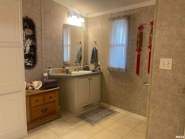 557 TWIN OAKS Drive, Cobden, IL 62920