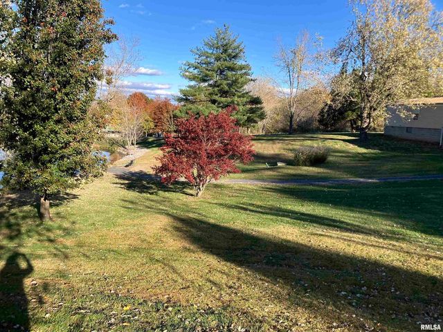 557 TWIN OAKS Drive, Cobden, IL 62920