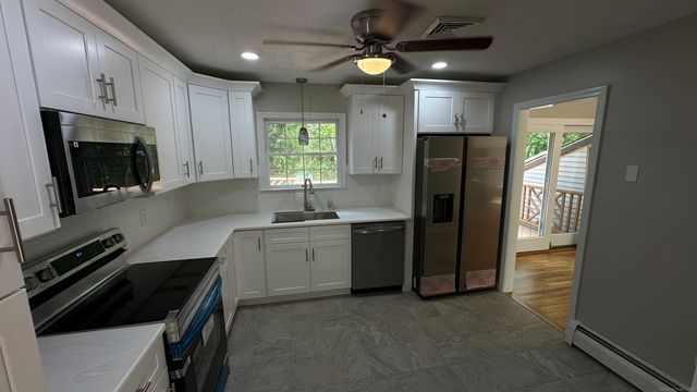 17 Nemczuk Drive, Norwich, CT 06360