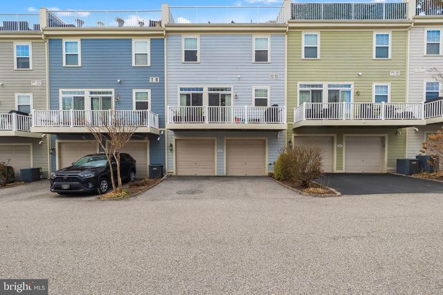 2065 CASE RD, Baltimore, MD 21222