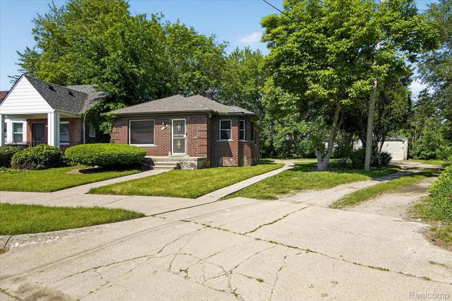 9821 Manistique Street, Detroit, MI 48224