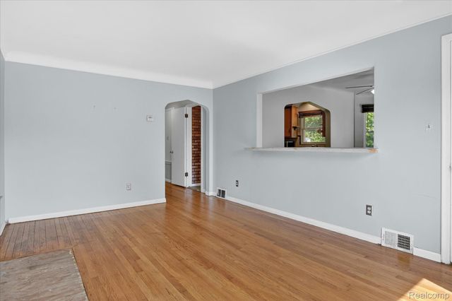 9821 Manistique Street, Detroit, MI 48224