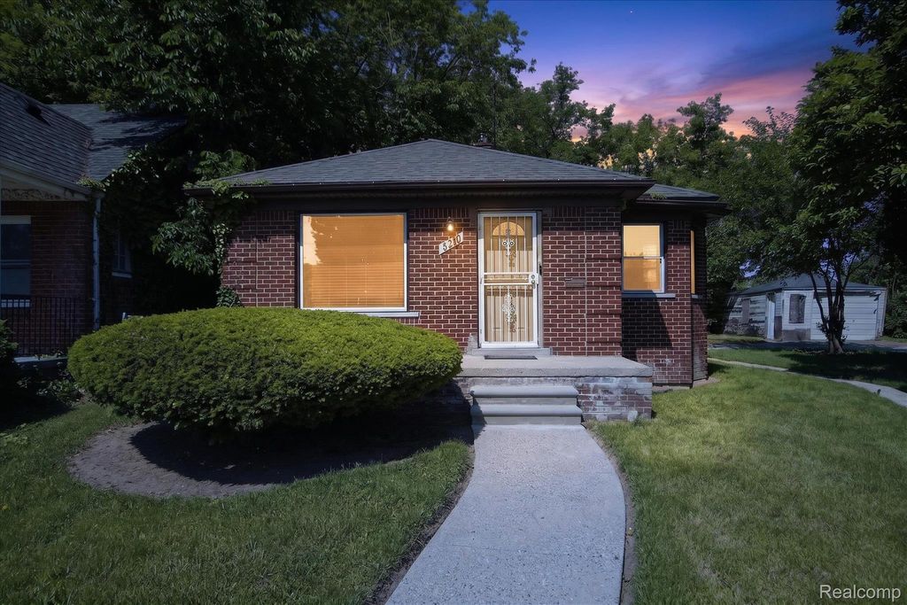 9821 Manistique Street, Detroit, MI 48224
