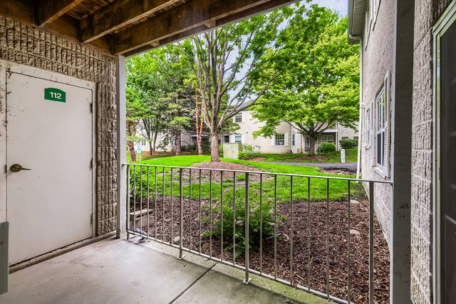 734 N Gary Avenue 112, Carol Stream, IL 60188