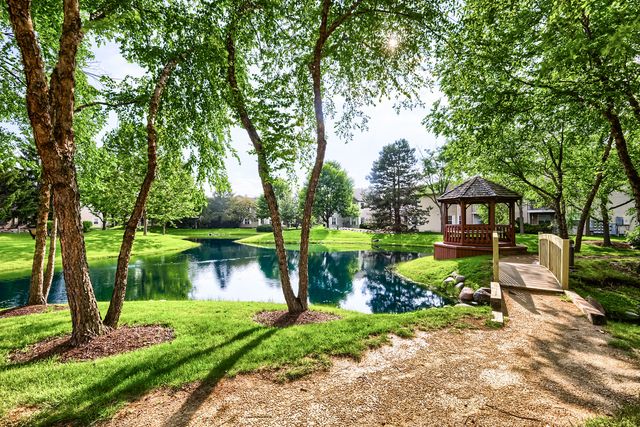 734 N Gary Avenue 112, Carol Stream, IL 60188