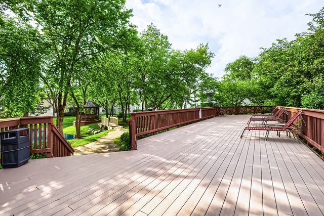734 N Gary Avenue 112, Carol Stream, IL 60188