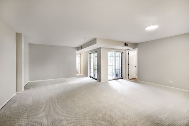 734 N Gary Avenue 112, Carol Stream, IL 60188