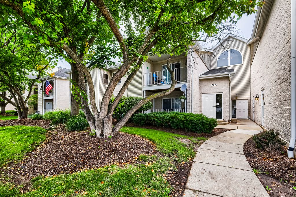 734 N Gary Avenue 112, Carol Stream, IL 60188