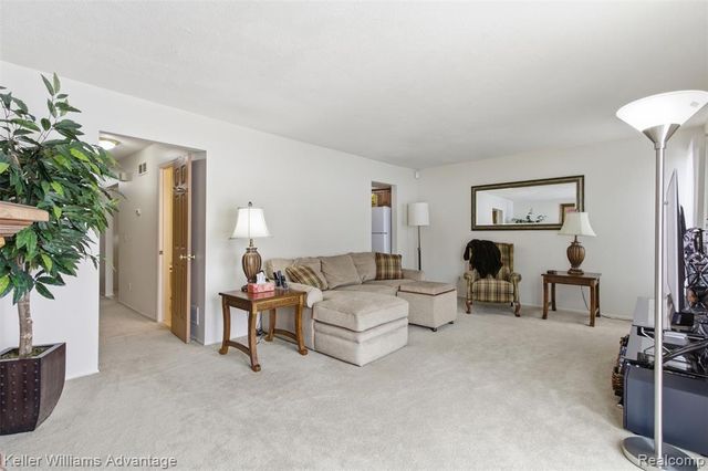 3164 Woods Circle, Detroit, MI 48207