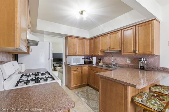 3164 Woods Circle, Detroit, MI 48207