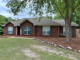 6658 Pineleaf Drive, Millbrook, AL 36054