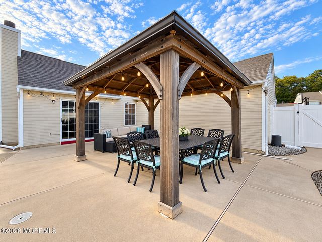 25 Bryce Canyon Road, Howell, NJ 07731