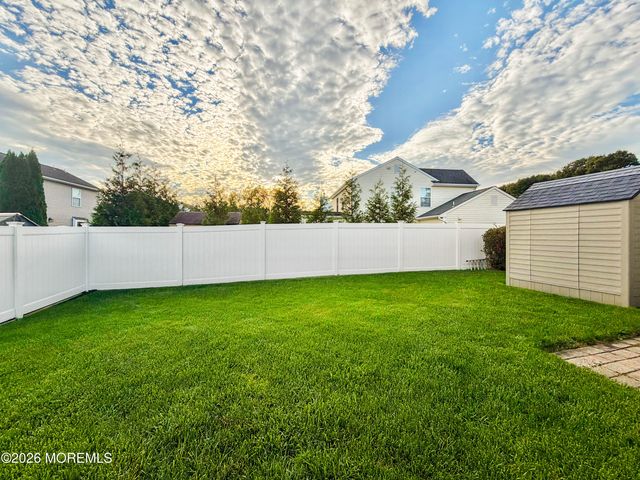 25 Bryce Canyon Road, Howell, NJ 07731