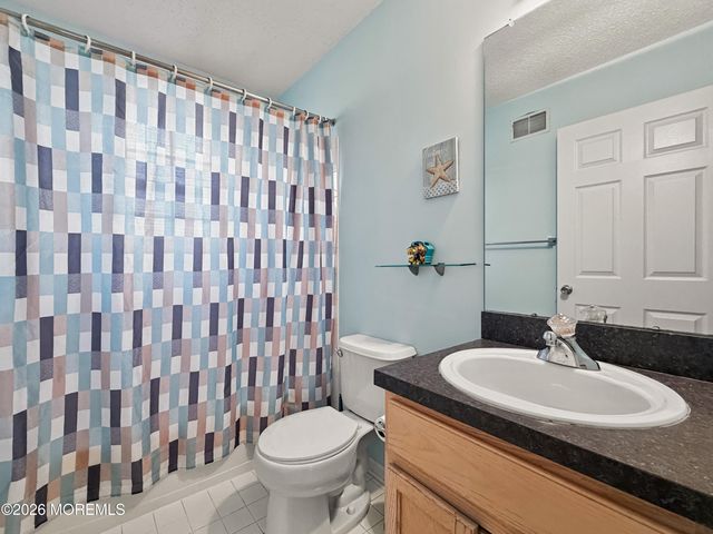 25 Bryce Canyon Road, Howell, NJ 07731