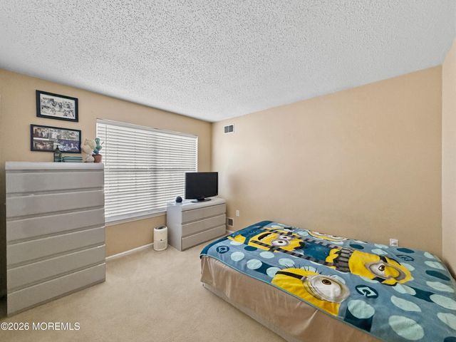 25 Bryce Canyon Road, Howell, NJ 07731