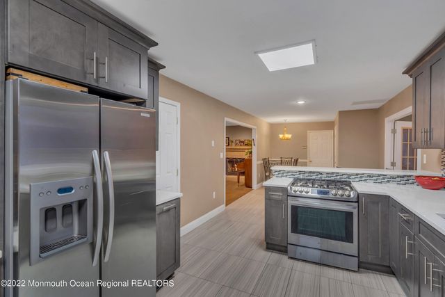 6 Pitney Lane, Jackson, NJ 08527