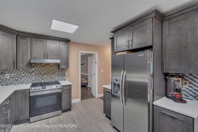 6 Pitney Lane, Jackson, NJ 08527