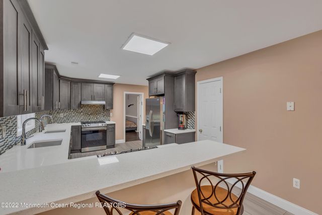 6 Pitney Lane, Jackson, NJ 08527