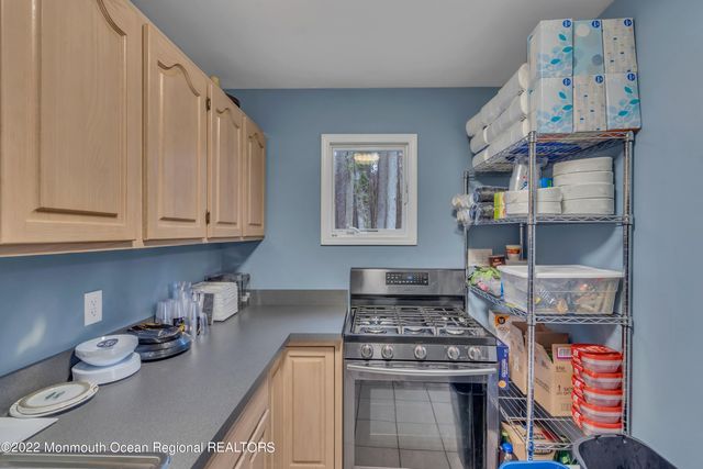 6 Pitney Lane, Jackson, NJ 08527