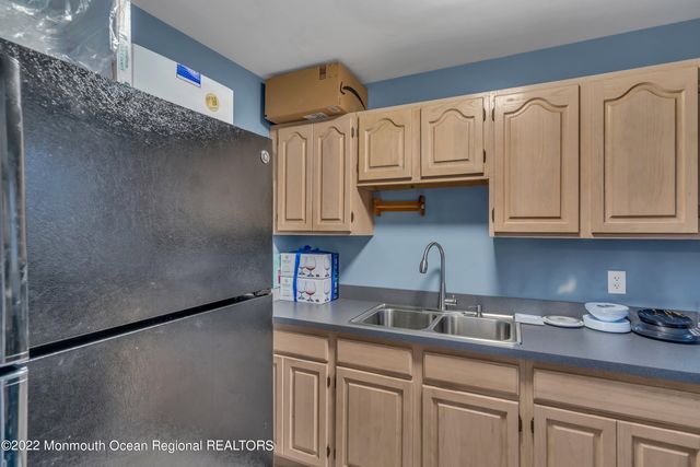 6 Pitney Lane, Jackson, NJ 08527