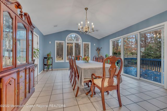 6 Pitney Lane, Jackson, NJ 08527