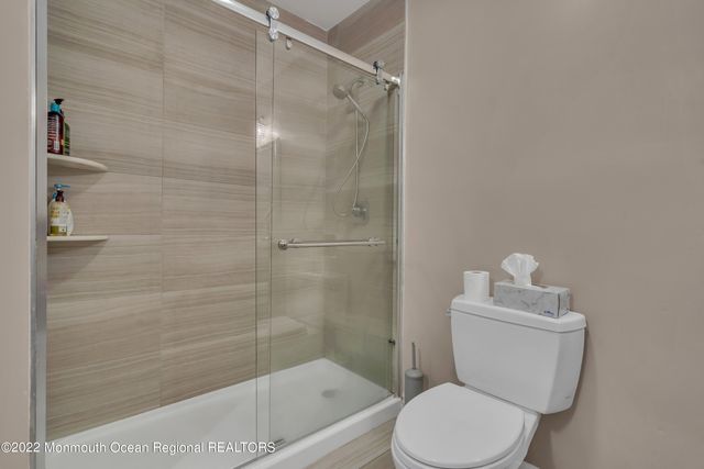 6 Pitney Lane, Jackson, NJ 08527