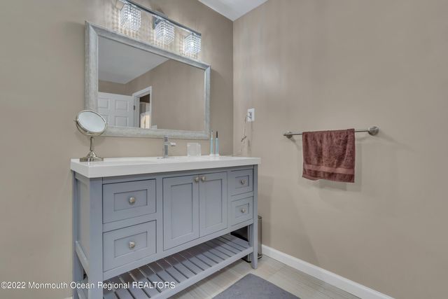 6 Pitney Lane, Jackson, NJ 08527