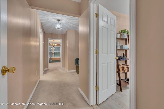 6 Pitney Lane, Jackson, NJ 08527