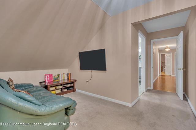 6 Pitney Lane, Jackson, NJ 08527