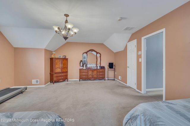 6 Pitney Lane, Jackson, NJ 08527