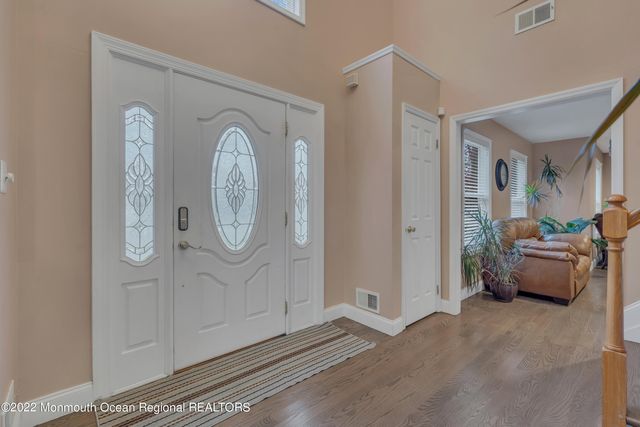 6 Pitney Lane, Jackson, NJ 08527
