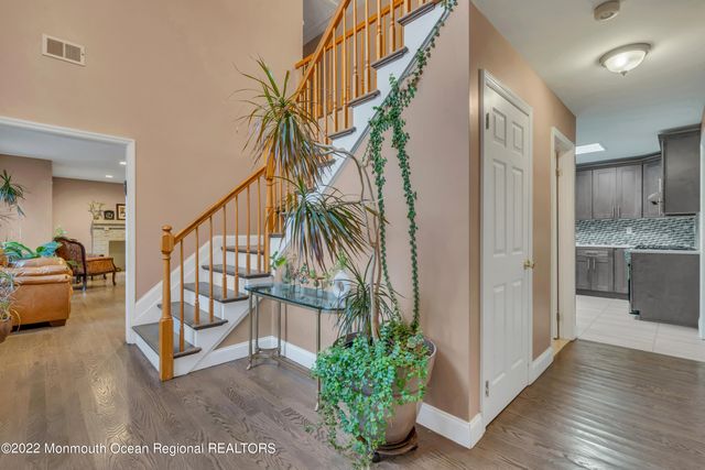 6 Pitney Lane, Jackson, NJ 08527