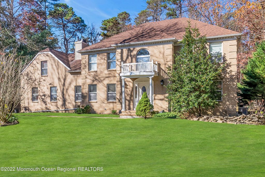 6 Pitney Lane, Jackson, NJ 08527