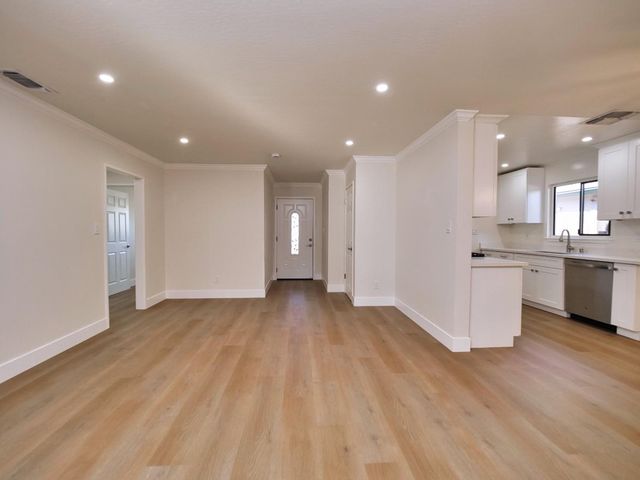 3541 Kroy Way, Sacramento, CA 95820