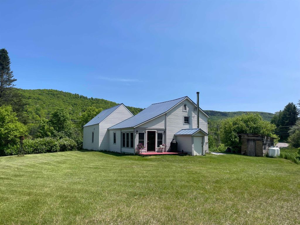 1277 Cabot Road, Marshfield, VT 05658