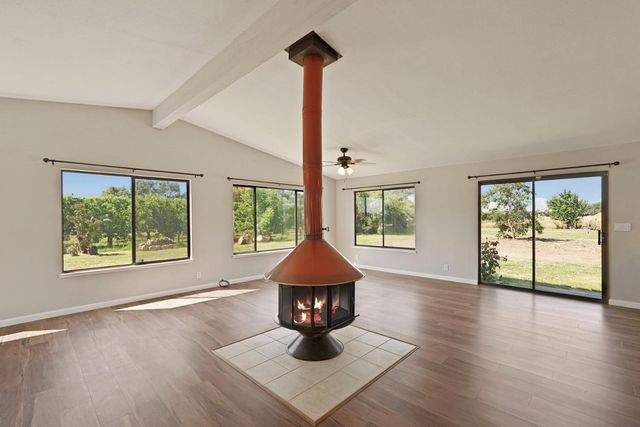 2525 Snyder Ln, Stockton, CA 95215