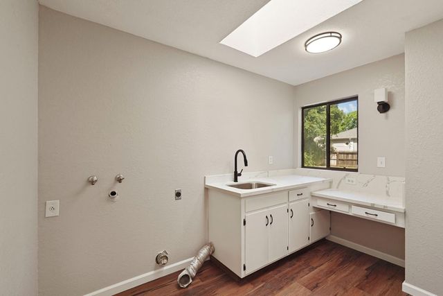2525 Snyder Ln, Stockton, CA 95215