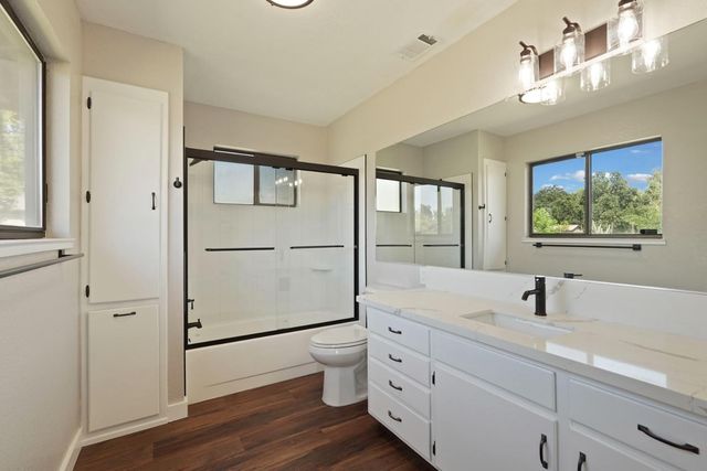 2525 Snyder Ln, Stockton, CA 95215
