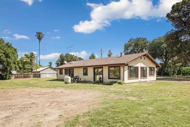 2525 Snyder Ln, Stockton, CA 95215