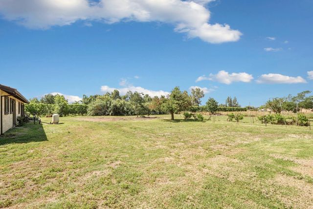 2525 Snyder Ln, Stockton, CA 95215