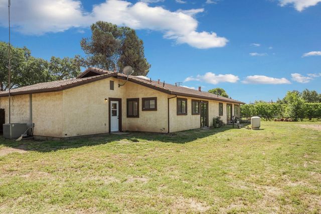 2525 Snyder Ln, Stockton, CA 95215