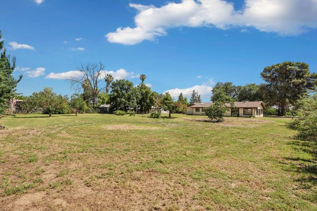 2525 Snyder Ln, Stockton, CA 95215